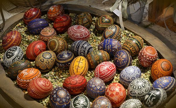 A basket full of Sorbian painted Easter eggs. Public domain image.